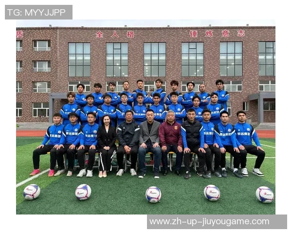 足球教练东 足球教练东